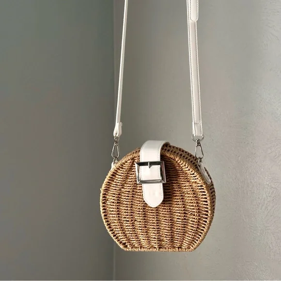 Round Wicker Woven Crossbody Bag - Picture 5 of 7